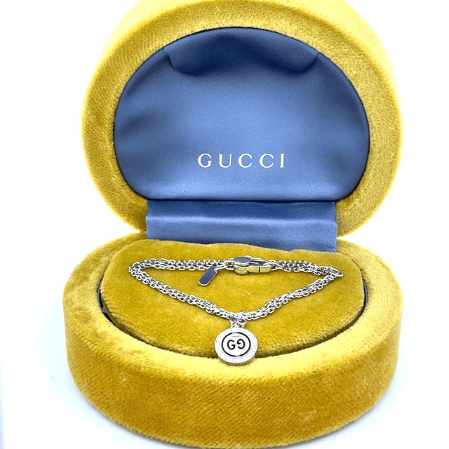Gucci 18k White Gold Pendant Necklace With Diamond Accents For Sale In New York - Image 6 of 10