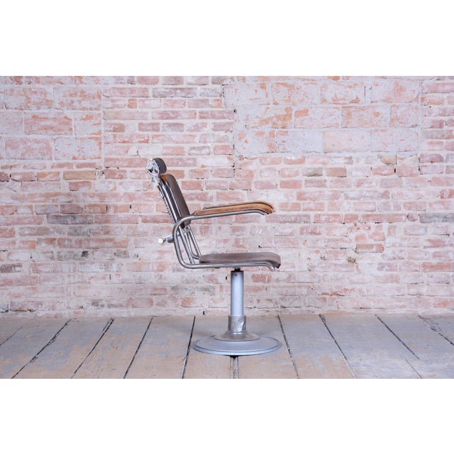 Bauhaus Hairdresser Chair in Beech attributed to Mücke - Melder, Czech, 1930s For Sale - Image 13 of 18