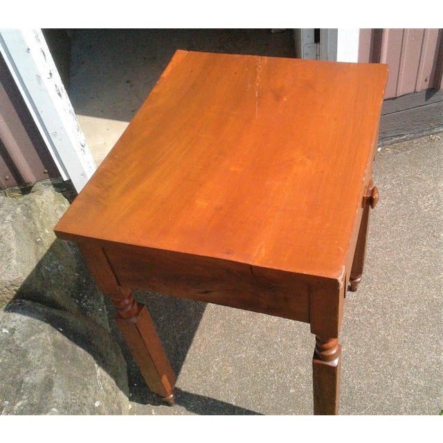 Antique 1860s American Cherry Wood One Drawer Stand Nightstand Side Table For Sale - Image 4 of 12