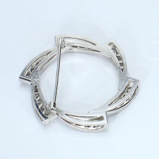 Mid 20th Century 14k White Gold Brooch With Vvs2/F Diamonds in Wave Pattern For Sale - Image 4 of 4