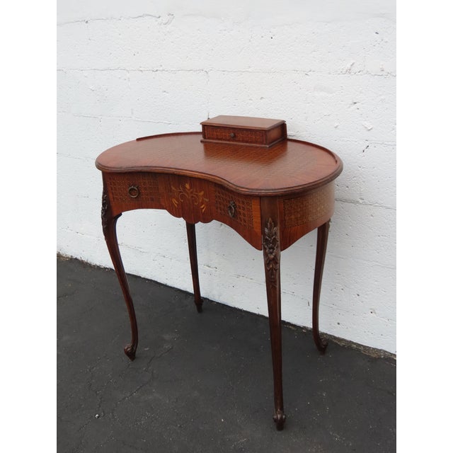 French French Early 1900s Kidney Shape Carved Inlaid Small Writing Desk 6620 For Sale - Image 3 of 16