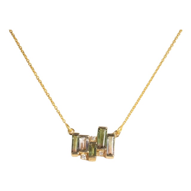 1990s 14K Gold Chain Necklace with Green Tourmaline and Diamond Pendant For Sale