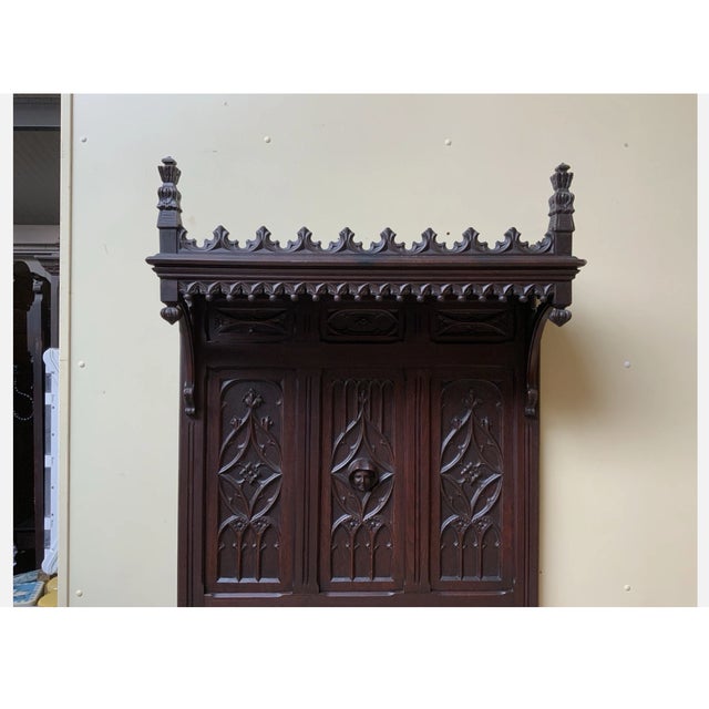 Brown Antique Neo-Gothic Chest Bench, 1880 For Sale - Image 8 of 9