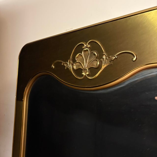 Vintage Hollywood Regency Mirror With Antiqued Gold Finish and Beveled Glass For Sale In Seattle - Image 6 of 18