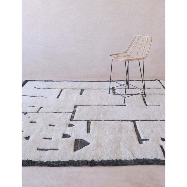 Moroccan Luxurious Beni Mrirt wool rug – Comfort, Craftsmanship & Contemporary Design Experience the ultimate luxury with...