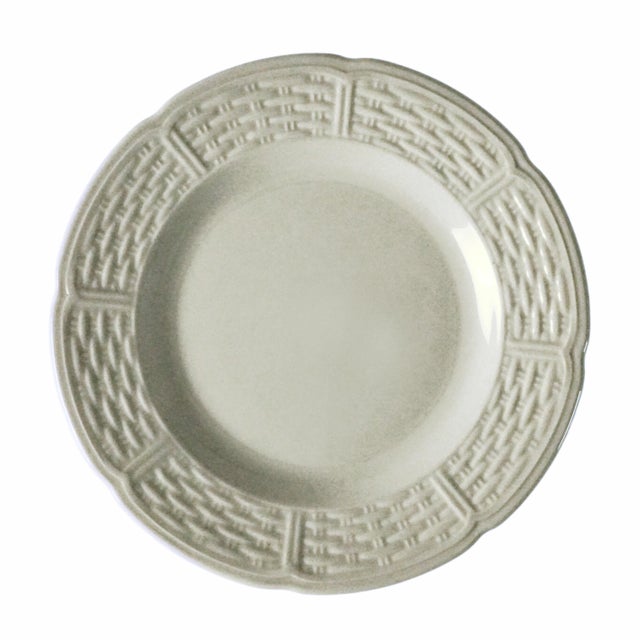Perfect for a hostess gift, this complete set of eight Wedgwood bread plates can also be repurposed as individual...