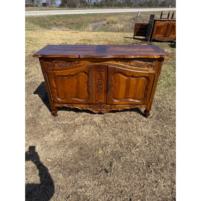 18th Century Fine 18th Century French Louis XV Provincial Solid Walnut Sideboard / Buffet. For Sale - Image 5 of 12