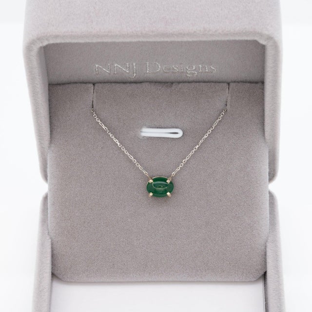 Modern 1.2Ct Zambian Emerald Pendant With Attached Chain in Solid 14k Gold, Oval 8x6mm For Sale - Image 3 of 8