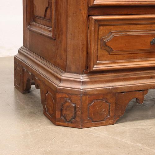 Brown Baroque Chest of Drawers in Walnut For Sale - Image 8 of 12