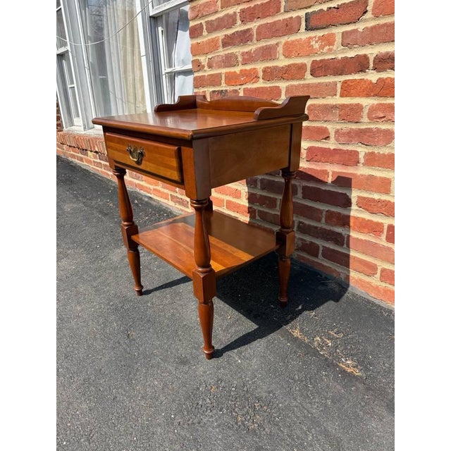 Brown Late 20th Century American Colonial Cherry Wood Bedside Table For Sale - Image 8 of 8