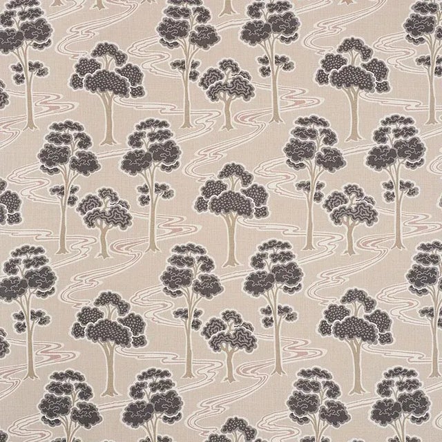 With its emphasis on form and line, this undulating design is Japanese Art Deco at its best. Sold as a 2-yard minimum....