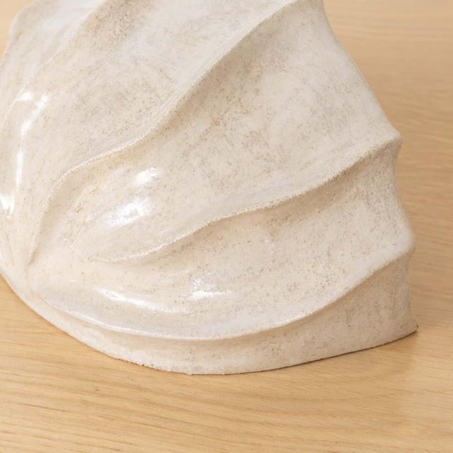 Thala Sculptural Ceramic Sconce For Sale In Los Angeles - Image 6 of 9
