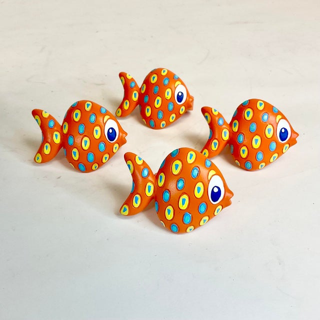 Figurative Mid-Century Boho Chic Coastal Palm Beach Chic Fish Napkin Rings - Set of 4. For Sale - Image 3 of 8