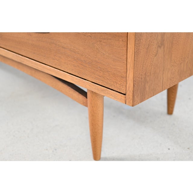 Broyhill Sculptra Mid-Century Modern Walnut Six Drawer Dresser | Newly Refinished For Sale - Image 13 of 16