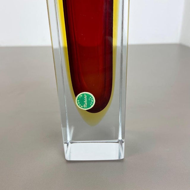 1970s Large Red Murano Glass Sommerso Cube Vase attributed to Flavio Poli, Italy, 1970s For Sale - Image 5 of 18