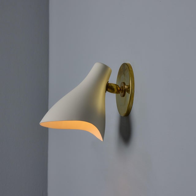 1950s Gino Sarfatti Model #10 Sconce for Arteluce in White For Sale In Los Angeles - Image 6 of 12