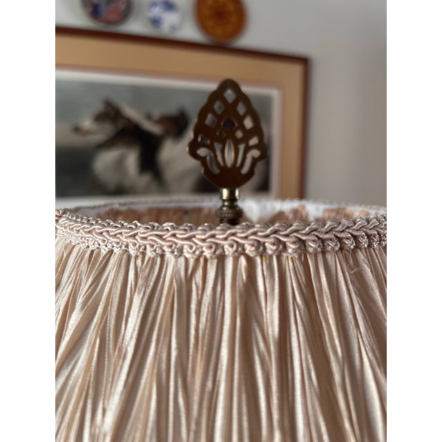 Chinoiserie Vintage Wildwood Accents Ceramic Chinoiserie Basket Weave Lamps- A Pair For Sale - Image 3 of 11
