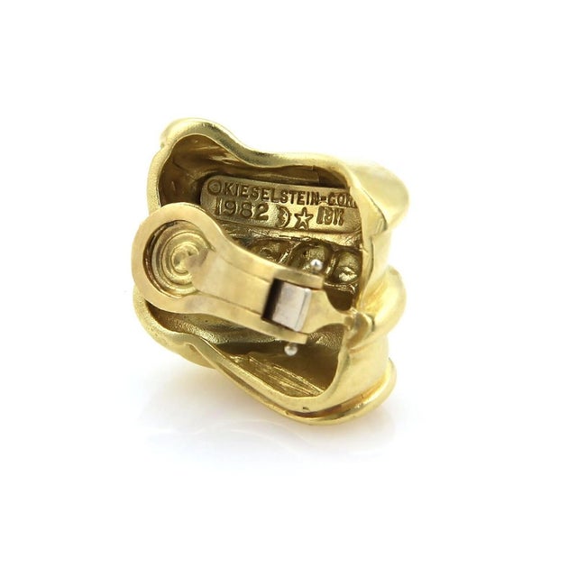 Mid 20th Century Kieselstein Cord 18K Yellow Gold Scroll Shell Clip On Earrings For Sale - Image 4 of 5