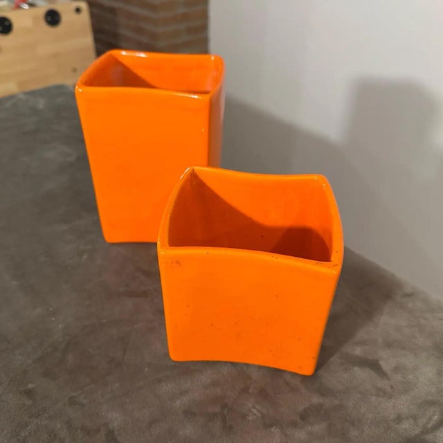 C. 1970 Two Modern Orange Ceramic Vases by Franco Bettonica for Gabbianelli For Sale - Image 6 of 10
