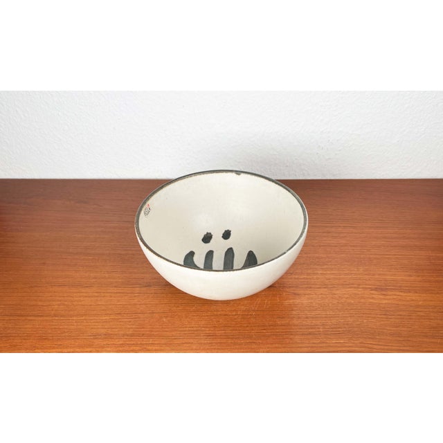 Gray Mid-Century Modern Danish Studio Pottery Bowl by Aksel Larsen for Axella, 1960s For Sale - Image 8 of 18