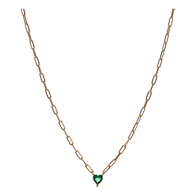 Emerald Heart Minimalist Gold Necklace For Sale