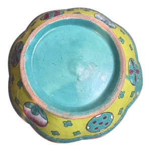 Chinese Export Porcelain Bowl in Bright Colors Circa 1891-1919