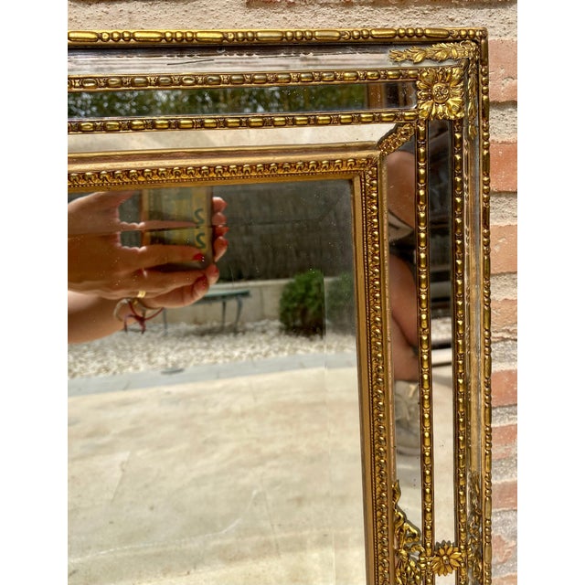 French Directoire Gilded Carved Wood Wall Mirror, 1940s For Sale - Image 4 of 18