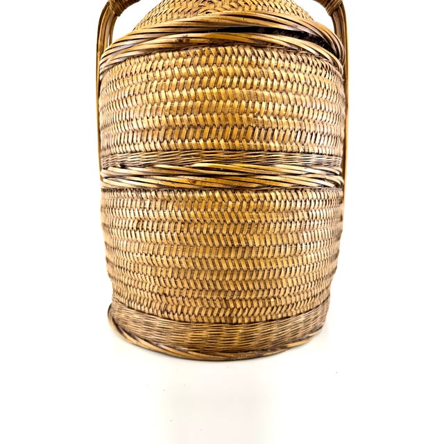 1960s Mid-Century Modern Woven Rattan Basket Table Lamp With Brass Hardware For Sale In Little Rock - Image 6 of 14