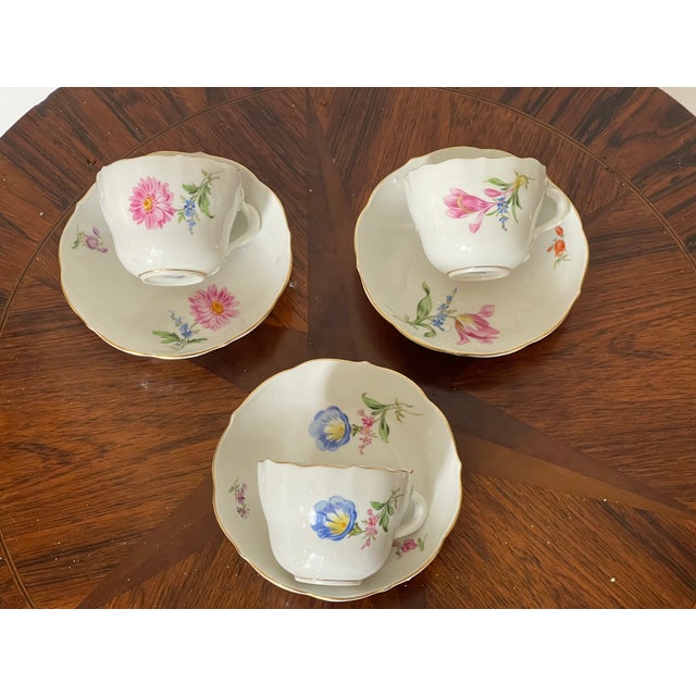 Shabby Chic 1950s 3 Meissen Porcelain Demitasse Cups With Saucers Flowerrs For Sale - Image 3 of 6