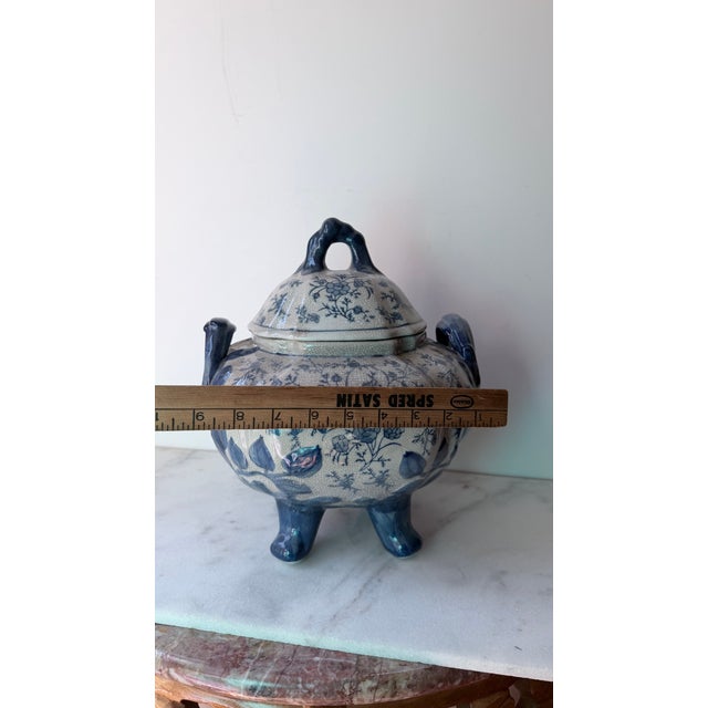 Vintage Chinoiserie Blue and White Ceramic Covered Footed Soup Tureen With Lid | Crackle Glaze Floral Decorative Centerpiece Pot For Sale - Image 4 of 14