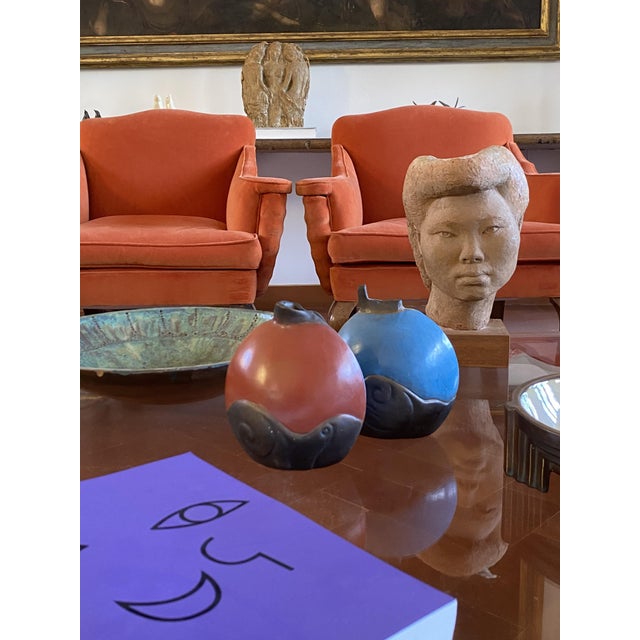 Set of 2 earthenware vase Wilmer W Ramirez, South america 1990s H 17,5 cm - 16 cm diam. Signed under the base Conditions:...