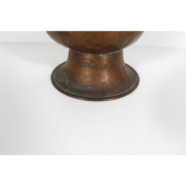 Metal Early 20th Century Primitive Rustic Hammered Copper Planter With Handles, Indoor Garden, Office Decor, England English Style, Rich Patina Old For Sale - Image 7 of 11
