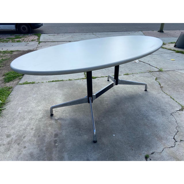 Metal Vintage Oval Conference Table with Herman Miller Attributed Aluminum Segmented Base For Sale - Image 7 of 11