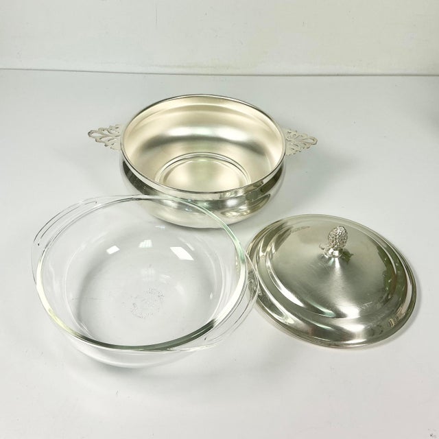 Silver Mid-Century Hollywood Regency English Traditional Covered Silverplate Casserole With Glass Insert For Sale - Image 8 of 11