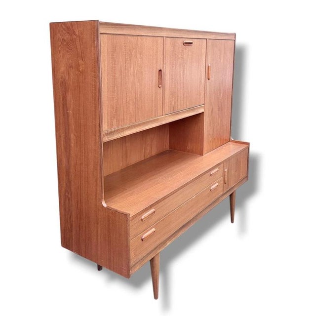 Mid-Century High Drinks Cabinet in Teak from Alfred Cox For Sale - Image 5 of 10