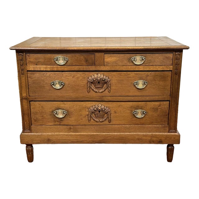 Chest of Drawers in Oak For Sale