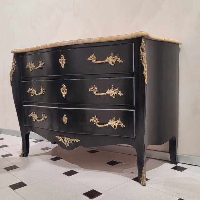 Louis XV Commode, Paris, France, 1900s For Sale - Image 4 of 18