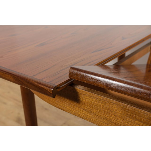 Brown Mid-Century Oval Teak Extending Dining Table from G-Plan, United Kingdom, 1960s For Sale - Image 8 of 18