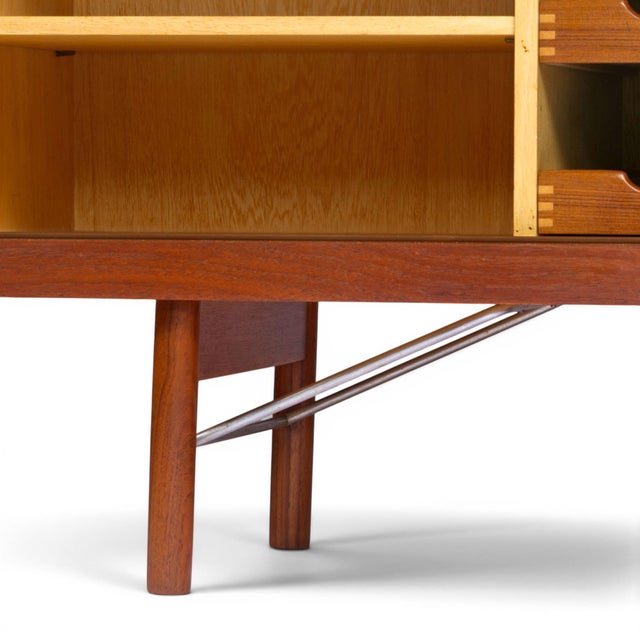 Ib Kofod-Larsen 1950s Danish Modern Teak Sideboard Credenza by Ib Kofod-Larsen For Sale - Image 4 of 9