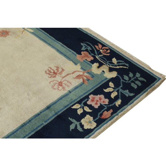 1980s Vintage Chinese Deco Style Rug, Off-White Field, Blue and Pink Floral Border For Sale - Image 5 of 6