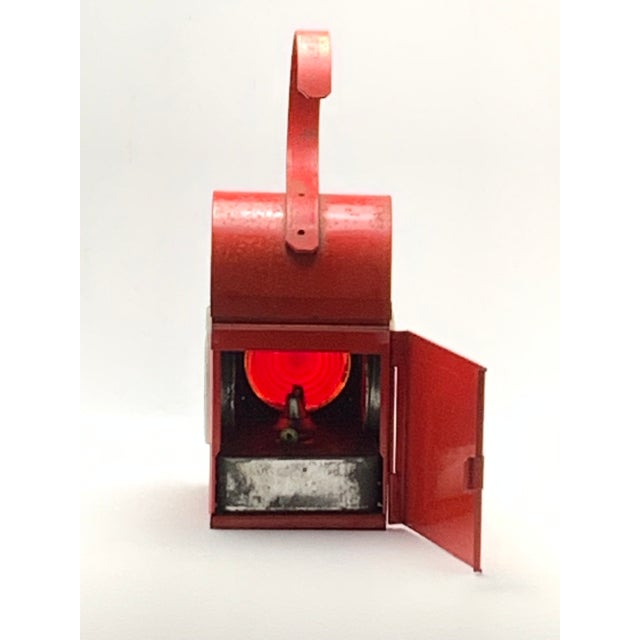 American 1940s Red Kenyon Ken Lite Lantern For Sale - Image 3 of 11