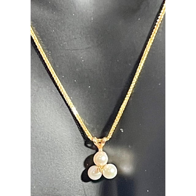 Tripod Pearl Earring With Matching Pendant & 14 Karat Yellow Gold Chain Set For Sale - Image 4 of 7