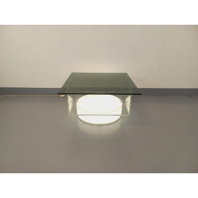 Vintage Italian Space Age Style Square Illuminated Glass and Acrylic Glass Coffee Table, 1970s For Sale - Image 15 of 18