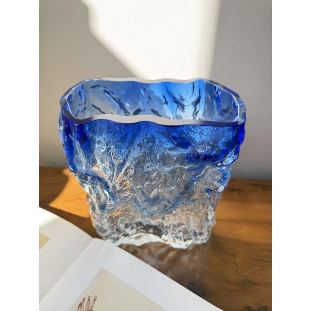 Large Brutalist Cobalt Blue Art Glass Vase by Kaj Blomqvist for Kumela, Finland, 1970s For Sale - Image 4 of 18