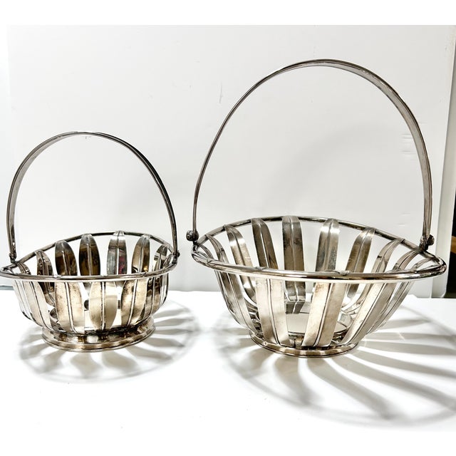 Vintage Silverplate Swing Handle Basket Set – Footed Openwork Serving Baskets – Mid Century Tabletop / Fruit / Bread Display For Sale - Image 9 of 10