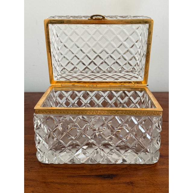 Antique Baccarat (Attrib.) Cut Crystal Glass Casket Box With Bow Clasp For Sale - Image 9 of 12