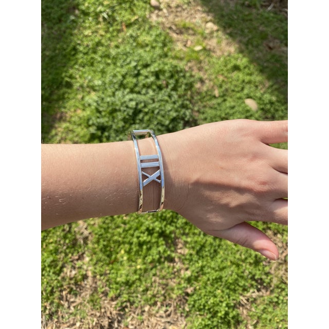 Metal Tiffany & Co Large Bangle Bracelet, Sterling Silver, Length 7.25 In For Sale - Image 7 of 7