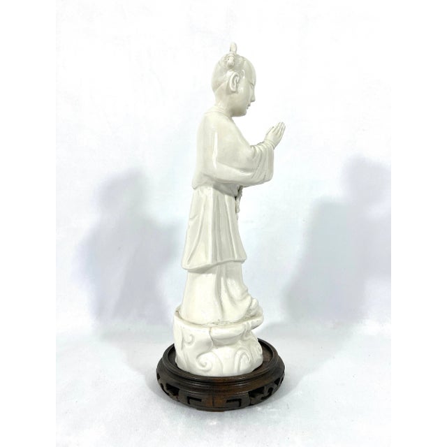 1960s Vintage White Blanc De Chine Porcelain Figurine of a Young Chinese Girl on Carved Wood Stand For Sale - Image 5 of 7