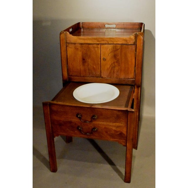 Chippendale Mahogany George III Commode in the Chippendale Style, 18th Century For Sale - Image 3 of 8
