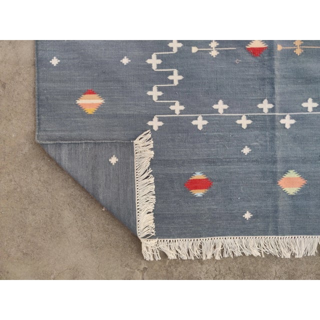 Casa Cosima Handmade Cotton Vegetable Dyed Reversible Gray Shooting Star Rug - 6'x9' For Sale - Image 4 of 11